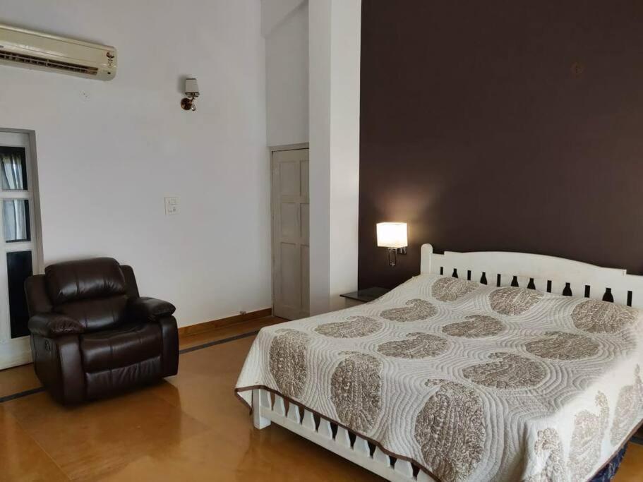 Villa Nazuri W Caretaker Candolim Eksteriør bilde